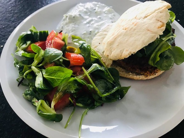 kippenburger op de bbq