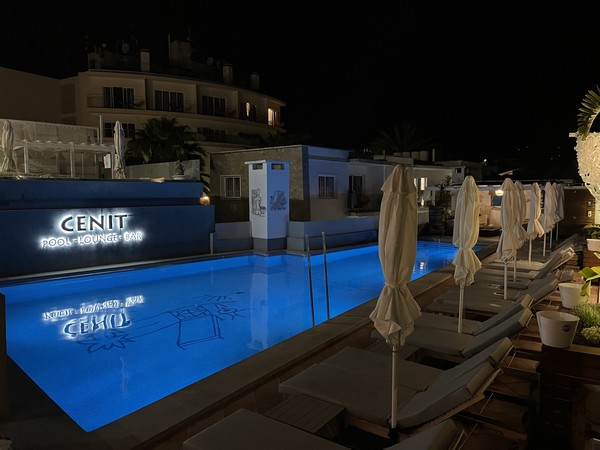 hotel cenit ibiza zwembad